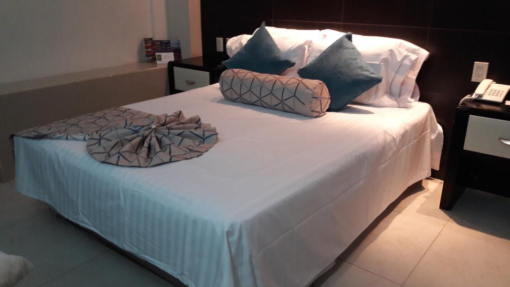 Hotel La Torre San Francisco San Francisco Del Rincon Екстер'єр фото